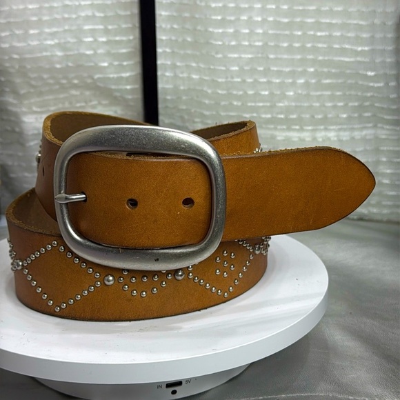 (H) Banana Republic Tan Silver Studded Leather Belt, Size S - Picture 1 of 13